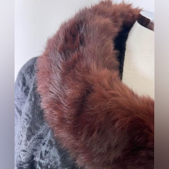 Vintage Genuine Broad Curl City Fur Co. Vintage Black Fur Cropped Jacket - Picture 6 of 8